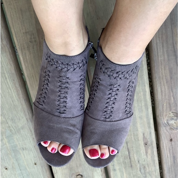 Casual sandals on mid heels 🌷🌷🌷 - Picture 9 of 9